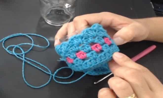 Feito Ao vivo: Aprenda como fazer peças de crochê com sobras de fios e vidros