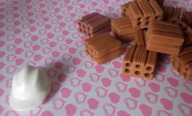 Biscuit: Aprenda como fazer tijolinhos em miniaturas