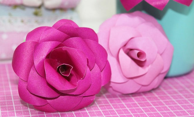 DIY: Aprenda como fazer uma linda flor de papel