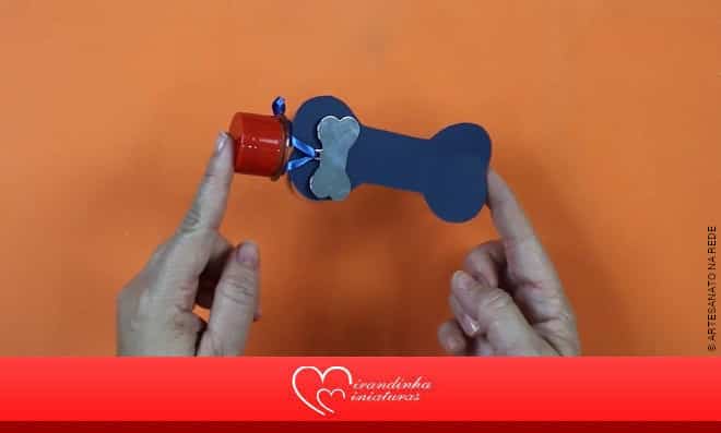Lembrancinha Pet: Pote de acrílico com formato e decoração de osso